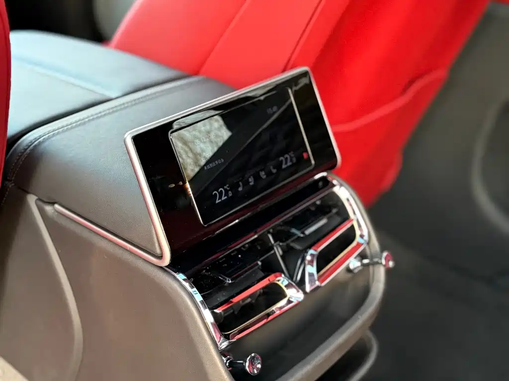 Bentley Flying Spur PHEV 2023 — фото 26