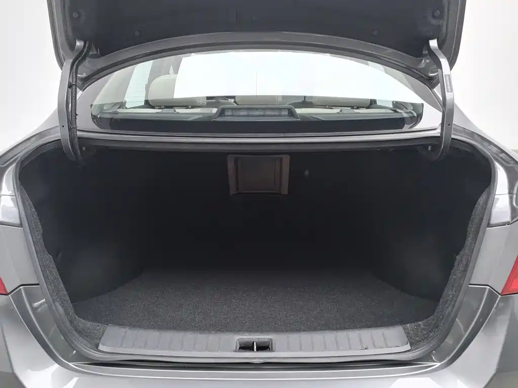 Nissan Sylphy 2019 — фото 16