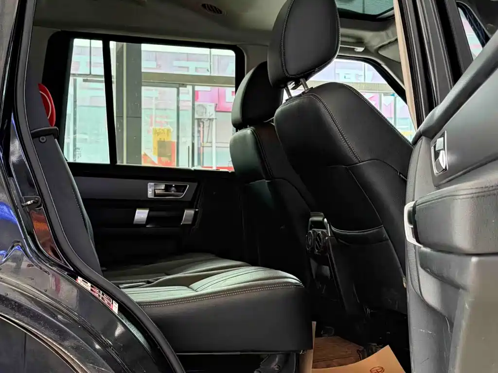 Land Rover Discovery 2017 — фото 6