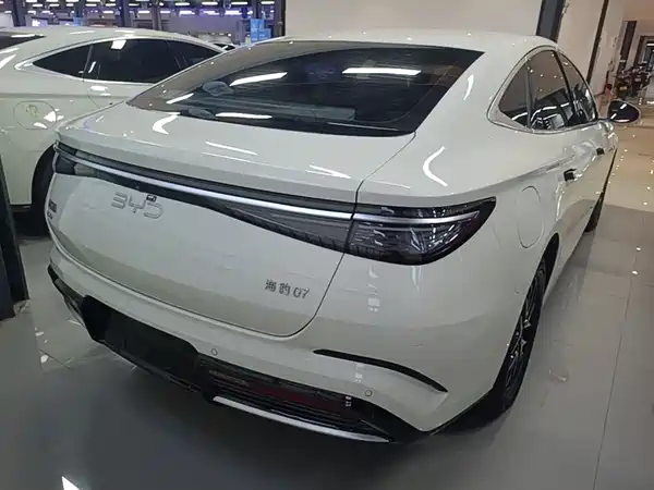 BYD Seal 07 DM-i 2025