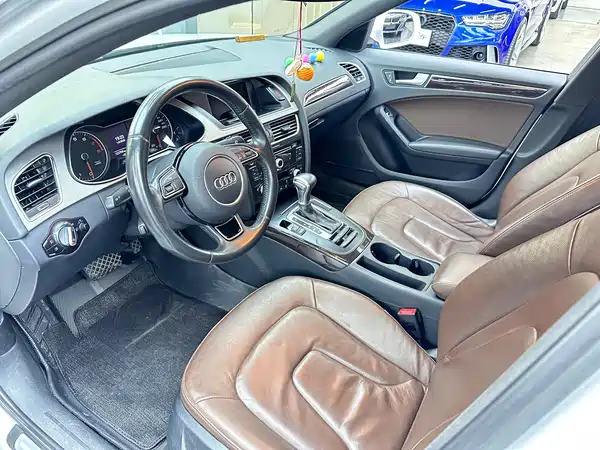 Audi A4L 2015