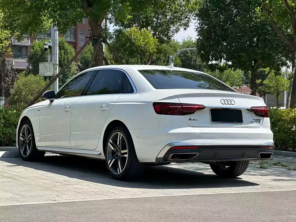 Audi A4L 2021