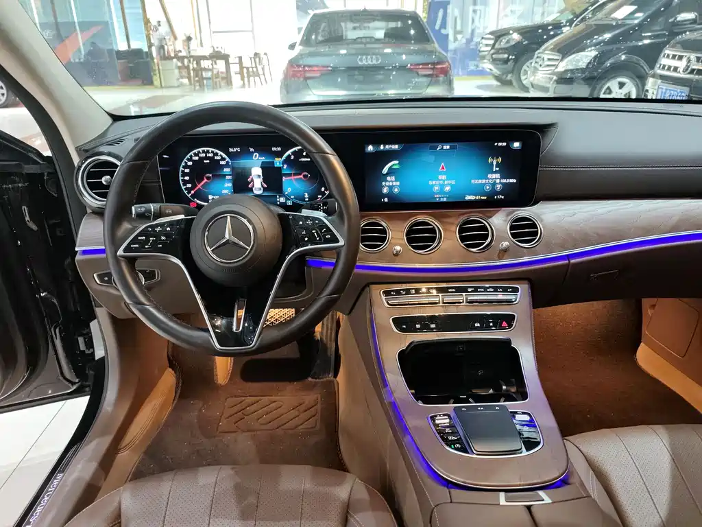Mercedes-Benz E-Class 2023 — фото 9