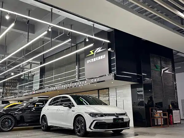 Volkswagen Golf 2021