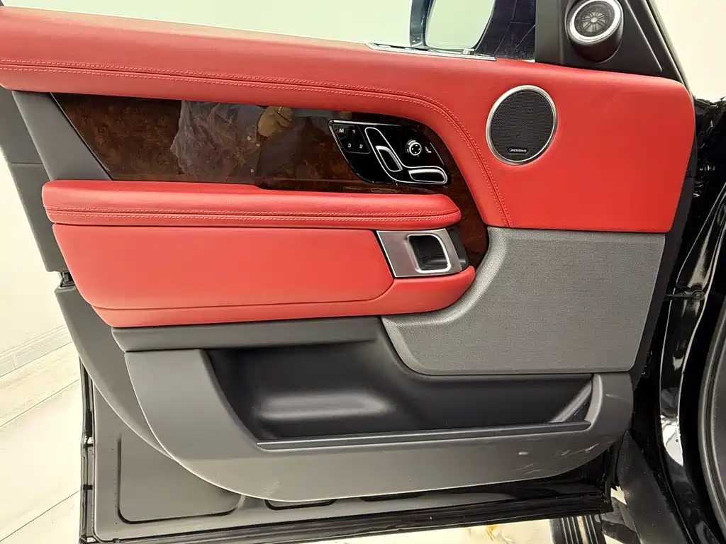 Land Rover Range Rover 2021 — фото 10