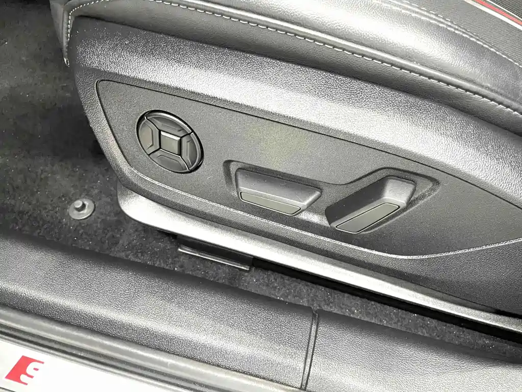 Audi A3 2023 — фото 14