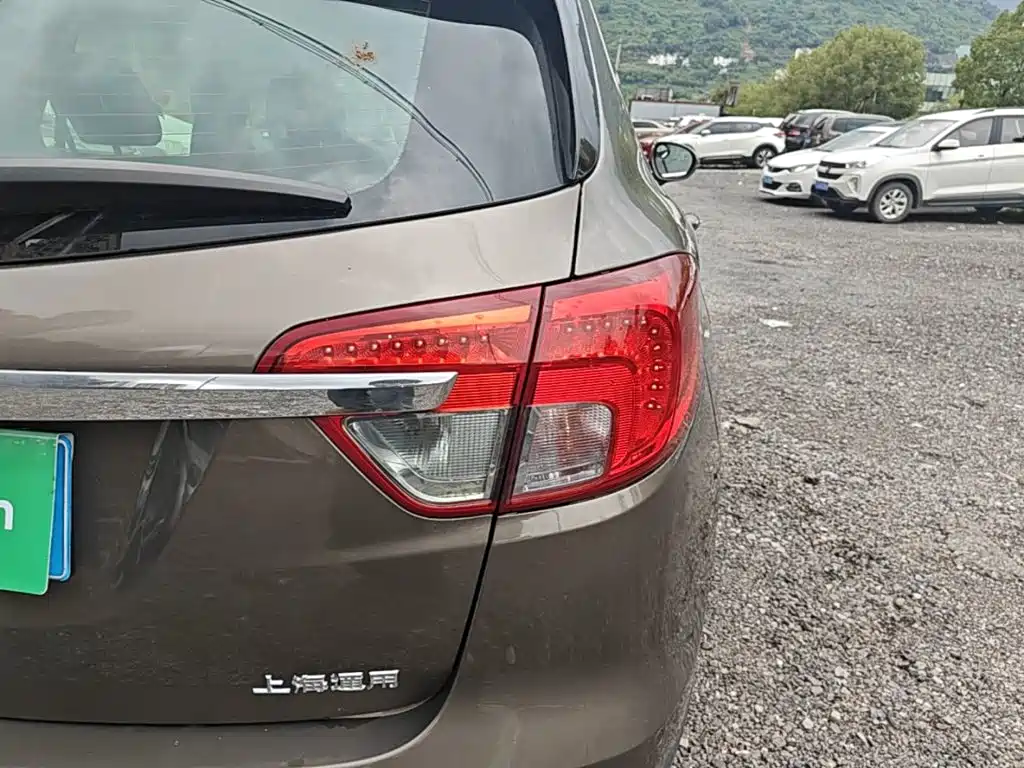 Buick Envision Plus 2015 — фото 8