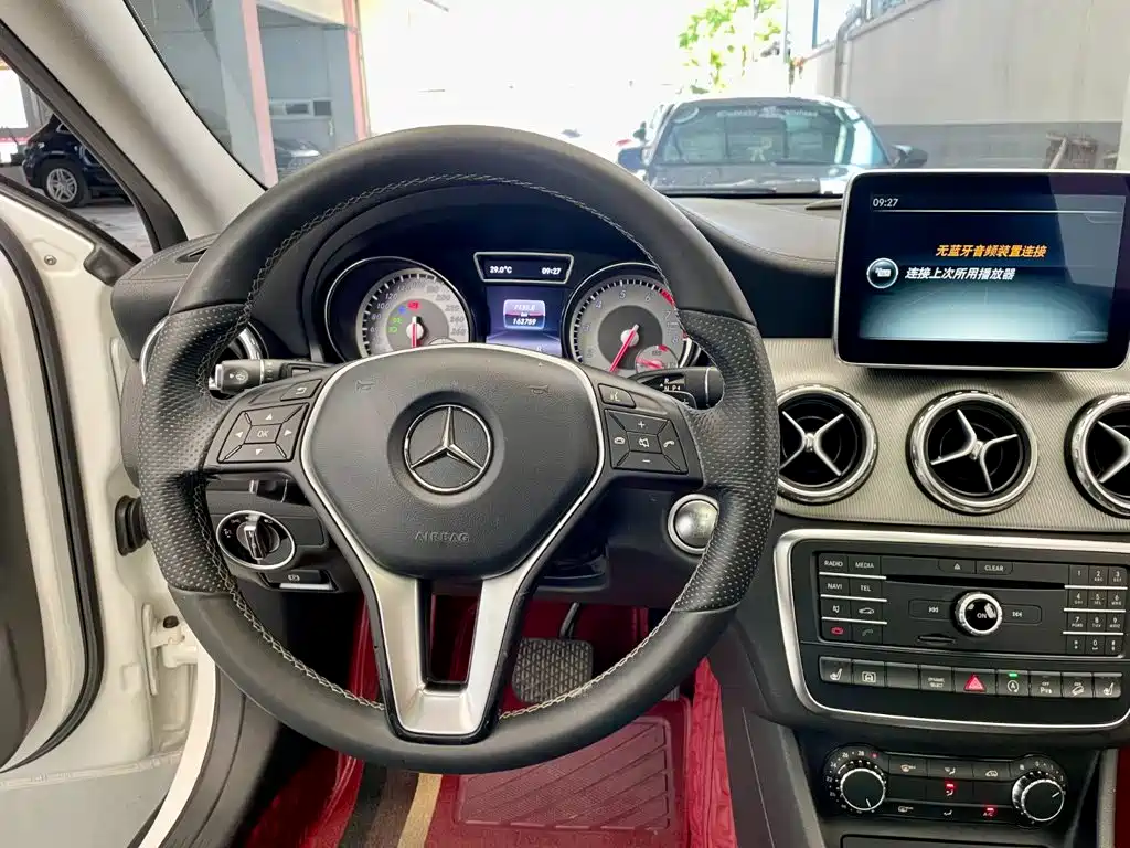 Mercedes-Benz GLA 2016 — фото 12
