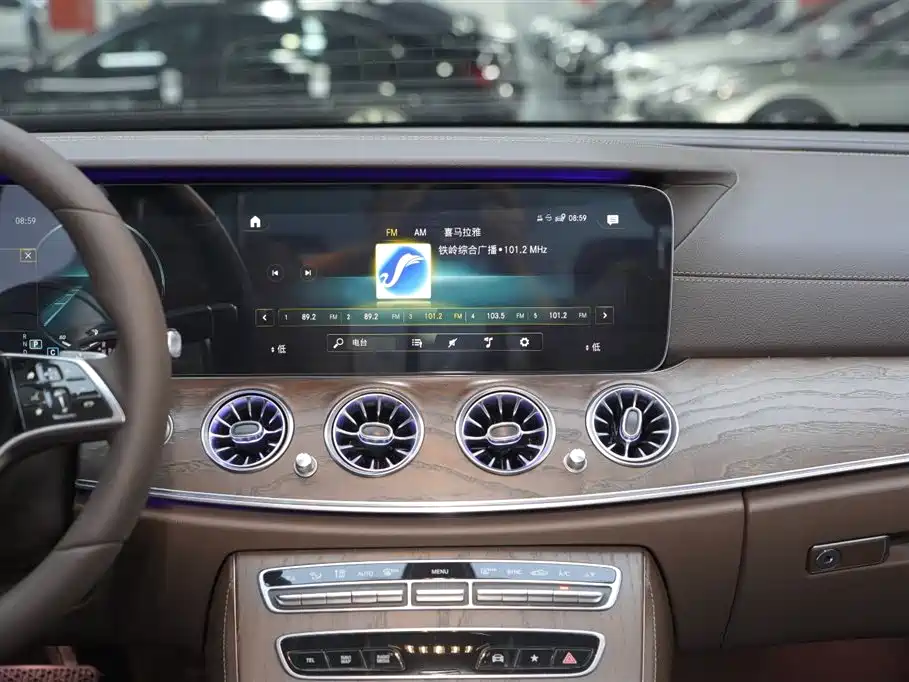 Mercedes-Benz E-Class 2021 — фото 10