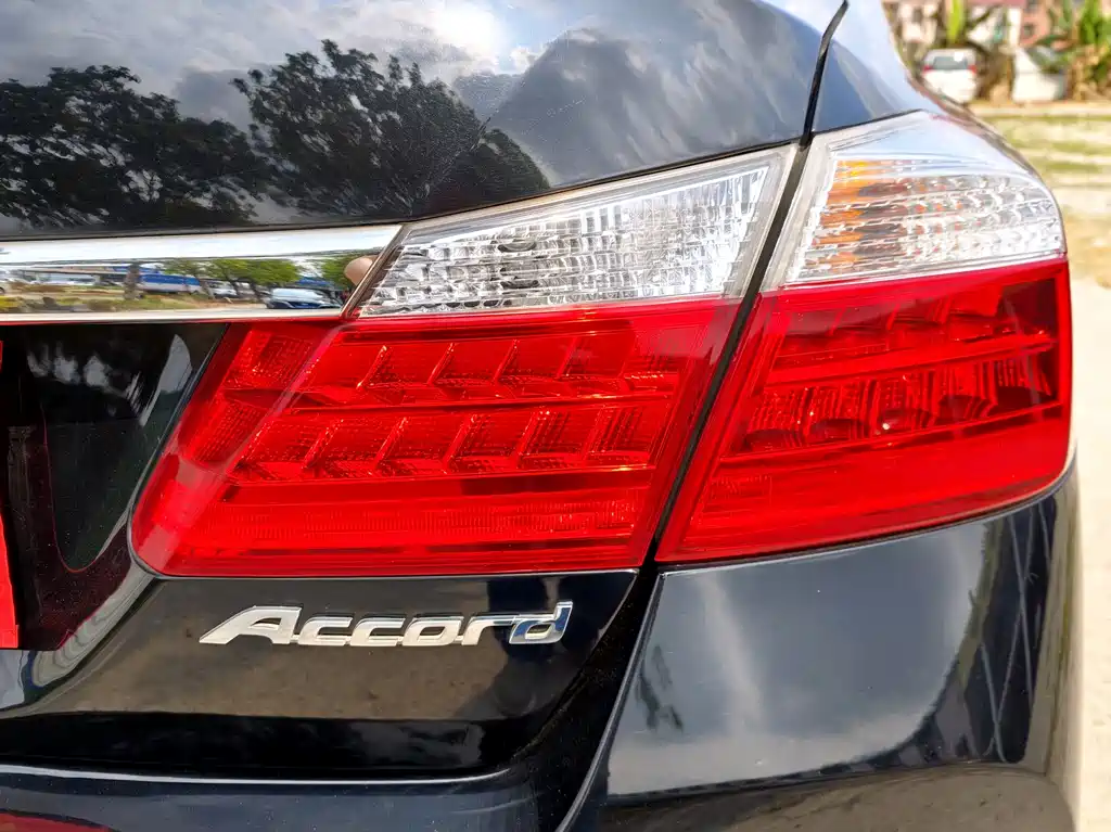 Honda Accord 2016 — фото 25