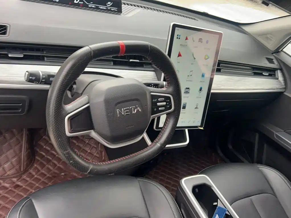 Neta V 2022