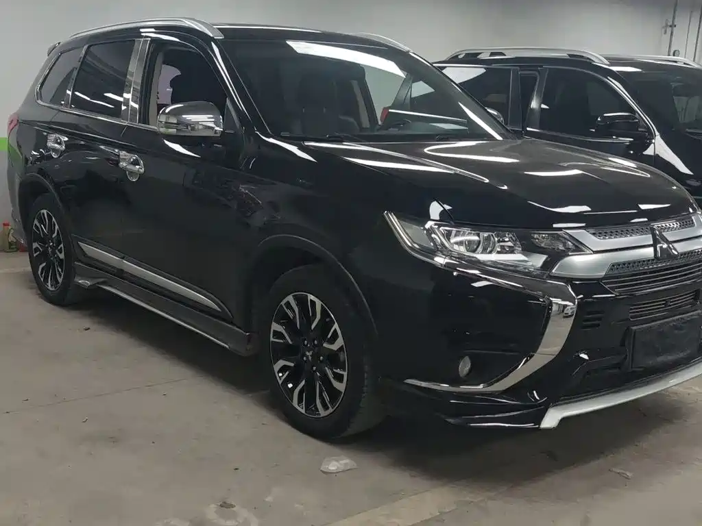 Mitsubishi Outlander 2020 — фото 16