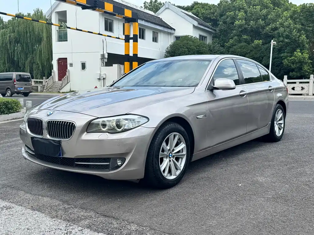 BMW 5 Series 2012 — фото 3
