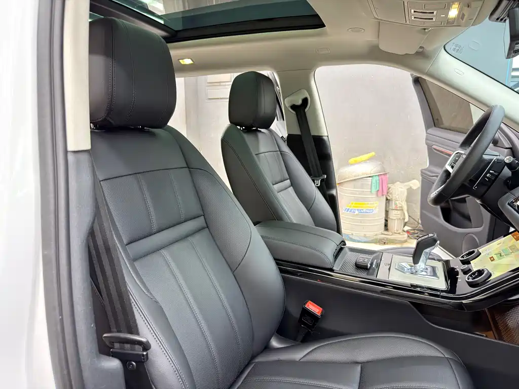 Land Rover Evoque 2023 — фото 11