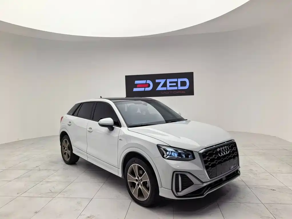 Audi Q2L 2022 — фото 2