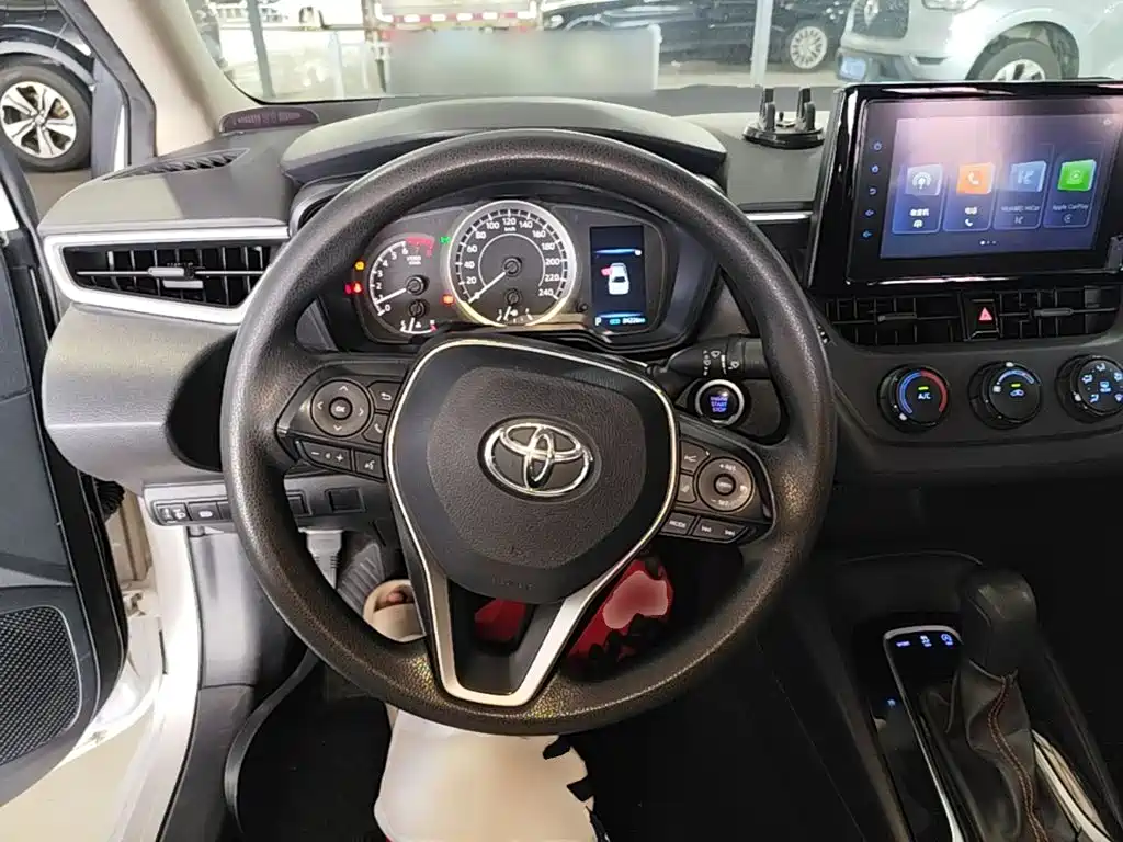 Toyota Corolla 2023 — фото 11