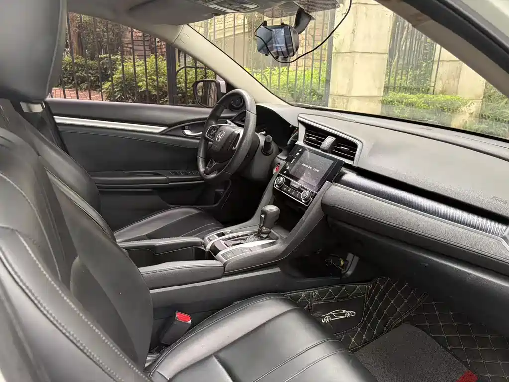 Honda Civic 2020 — фото 10
