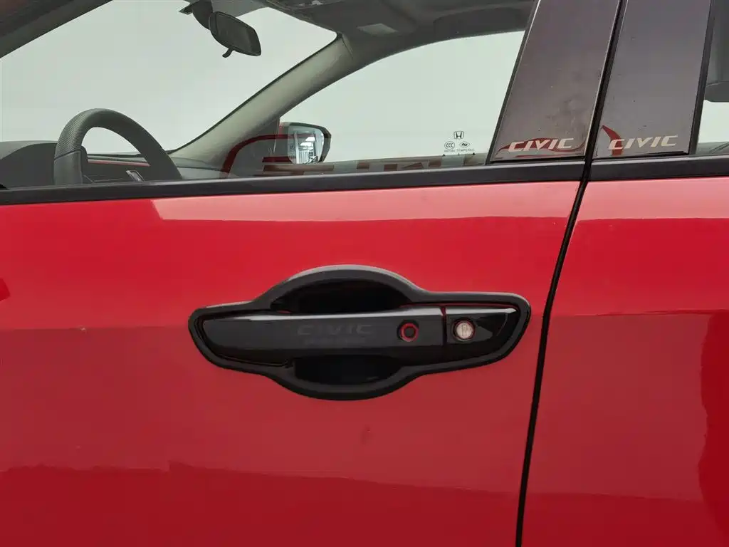 Honda Civic 2018 — фото 18