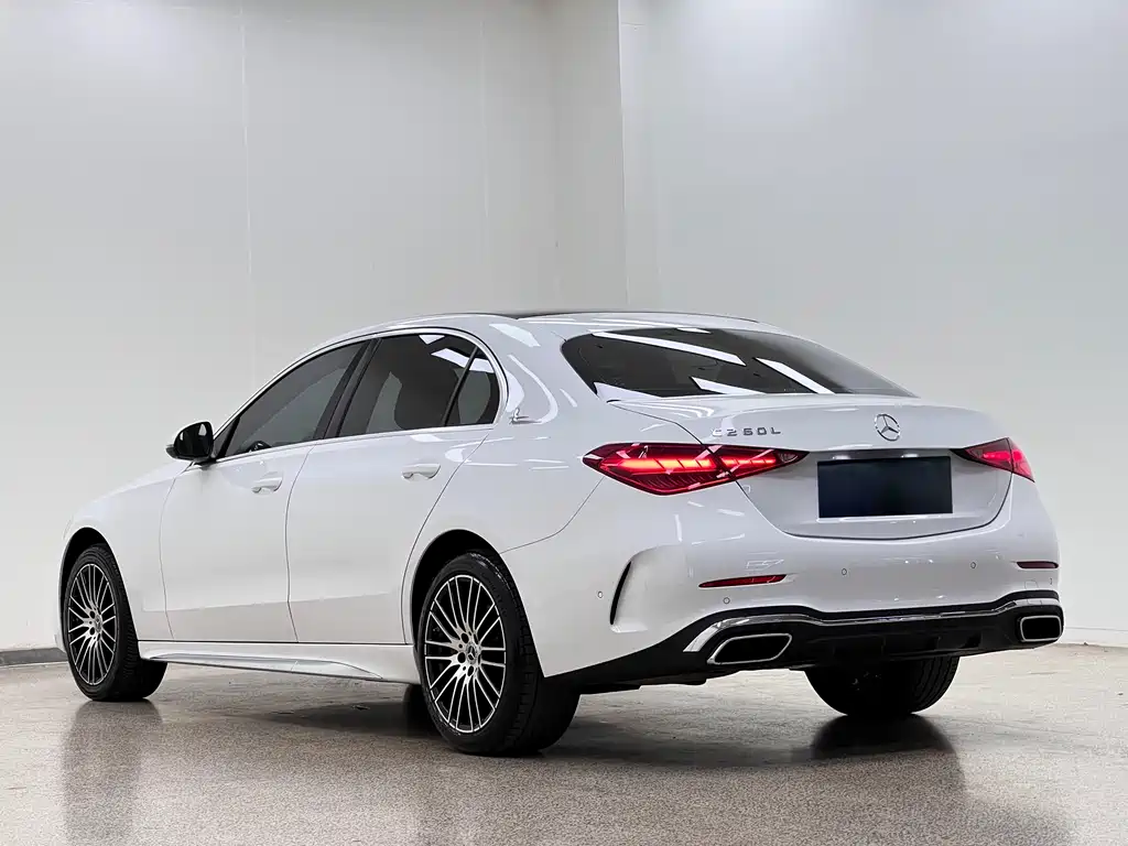 Mercedes-Benz C-Class 2022 — фото 7