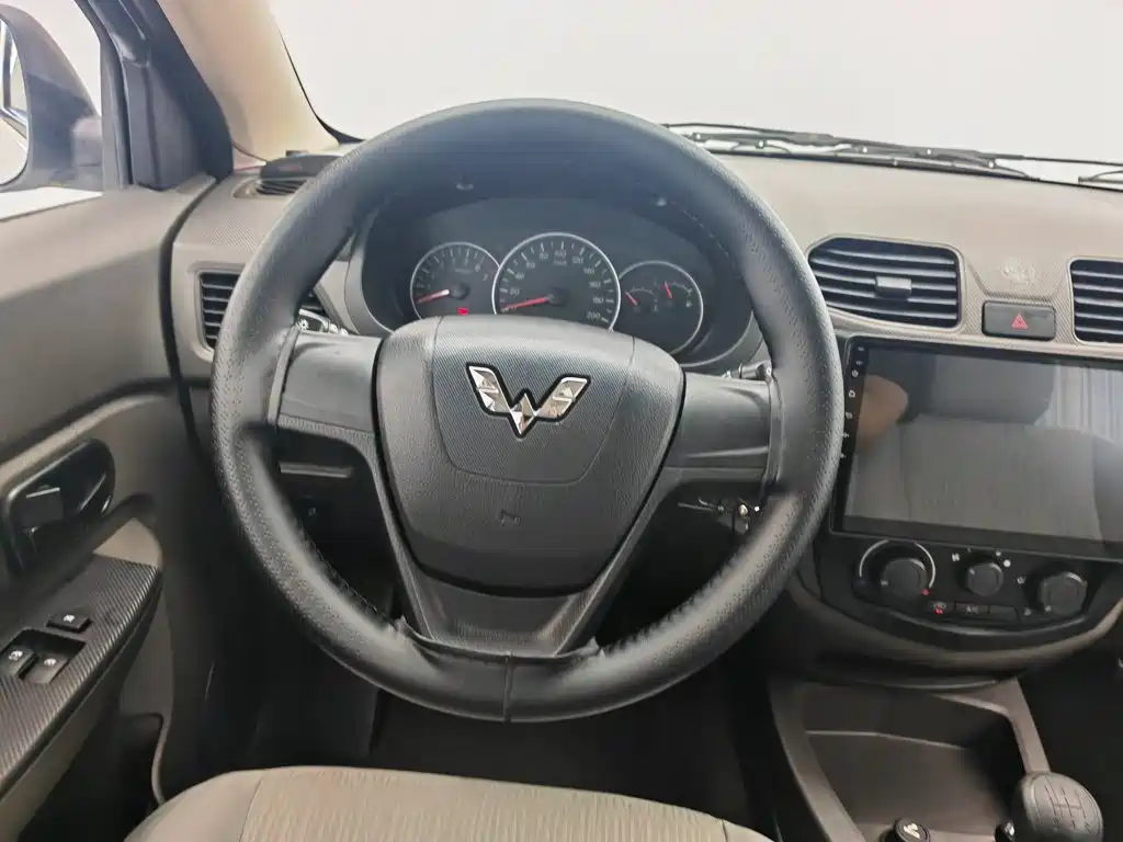 Wuling Hongguang 2019 — фото 11
