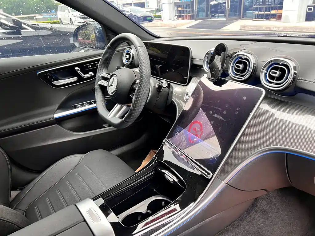 Mercedes-Benz C-Class 2024 — фото 30