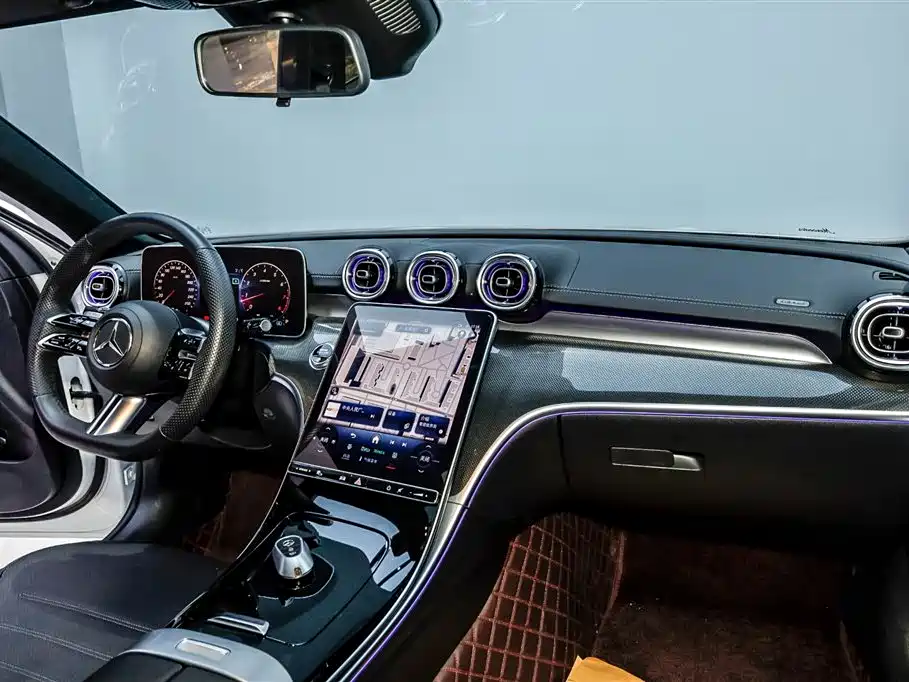 Mercedes-Benz C-Class 2024 — фото 9