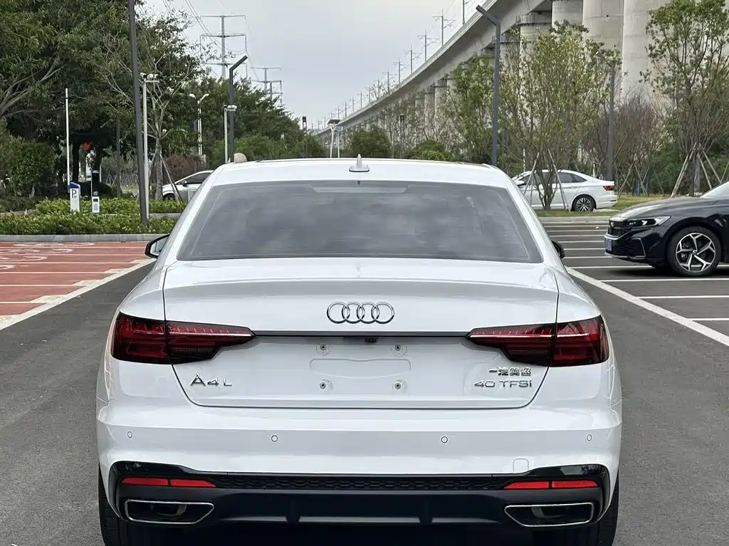 Audi A4L 2025 — фото 15