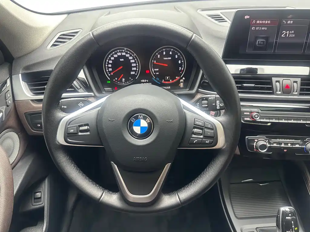 BMW X1 2021 — фото 10