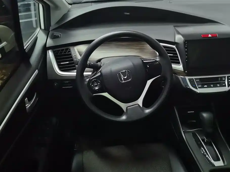 Honda Jade 2018 — фото 15