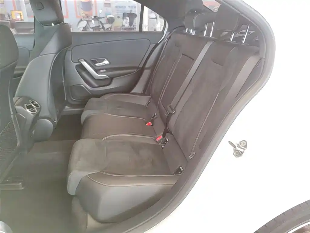 Mercedes-Benz A-Class 2023 — фото 17