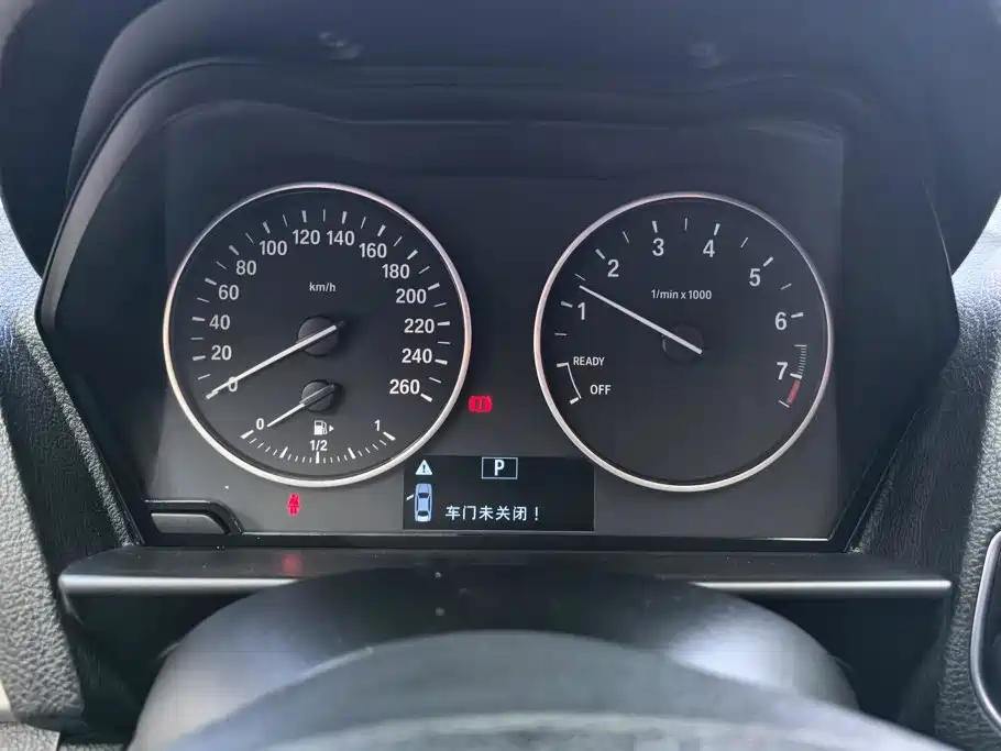 BMW 1 Series 2015 — фото 14