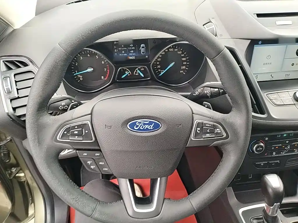 Ford Kuga 2017 — фото 11