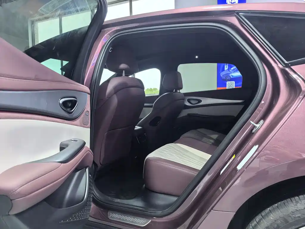 BYD Seal 07 DM-i 2024 — фото 13