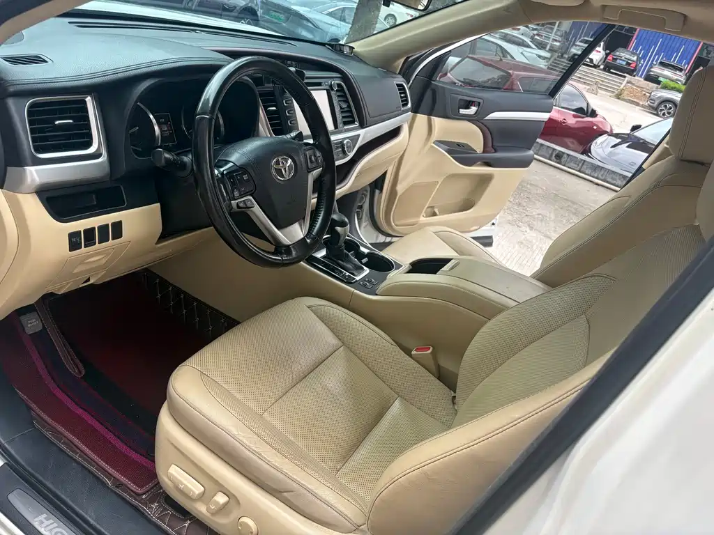 Toyota Highlander 2015 — фото 10