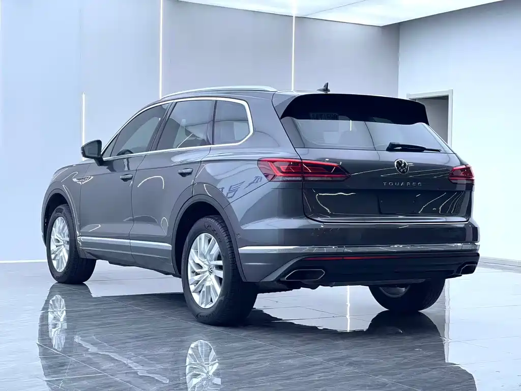 Volkswagen Touareg 2021 — фото 15