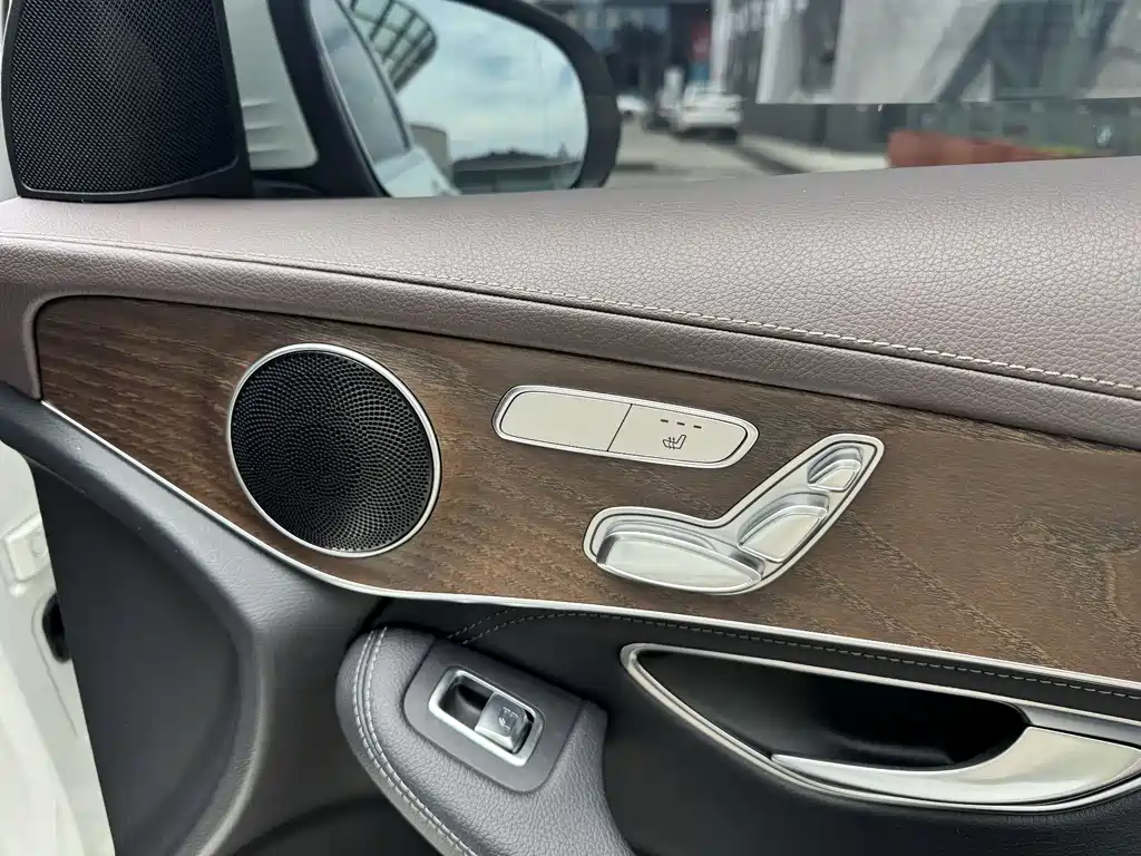 Mercedes-Benz GLC 2020 — фото 19