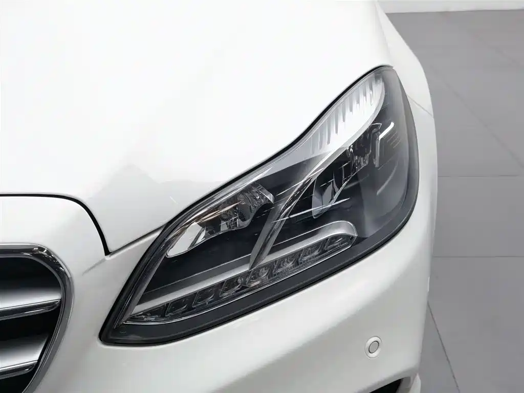 Mercedes-Benz E-Class 2015