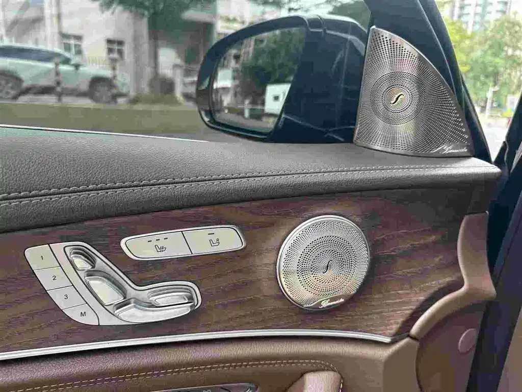 Mercedes-Benz E-Class 2021 — фото 9