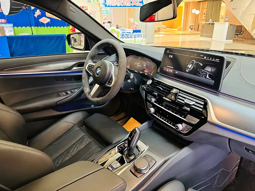 BMW 5 Series 2023 — фото 11