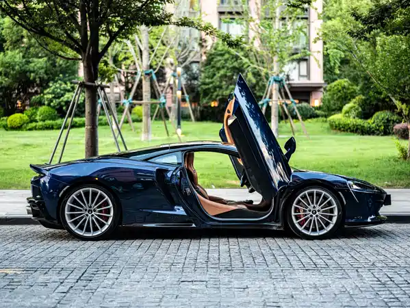 McLaren GT 2023