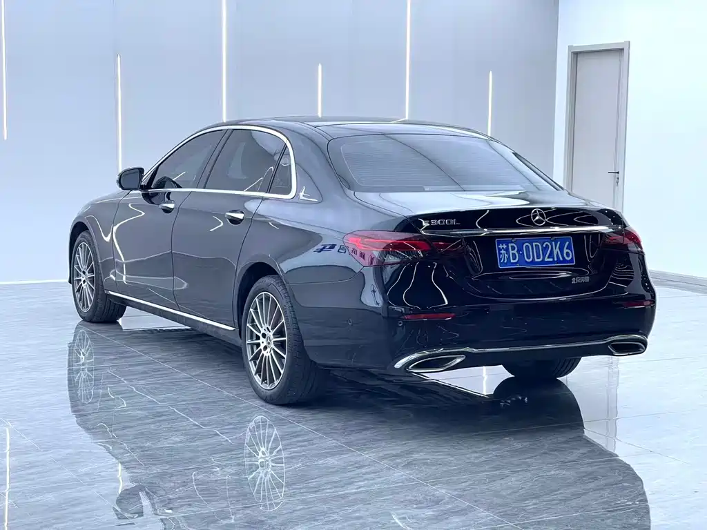 Mercedes-Benz E-Class 2023 — фото 15