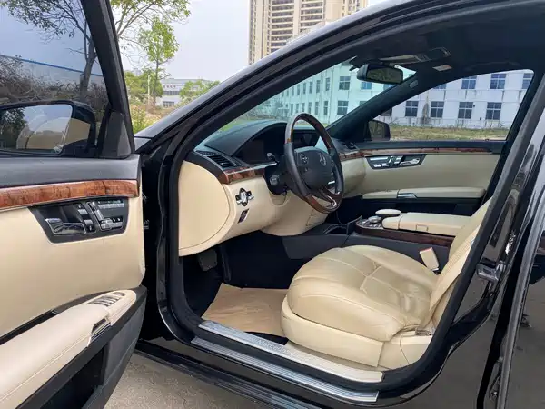 Mercedes-Benz S-Class 2004