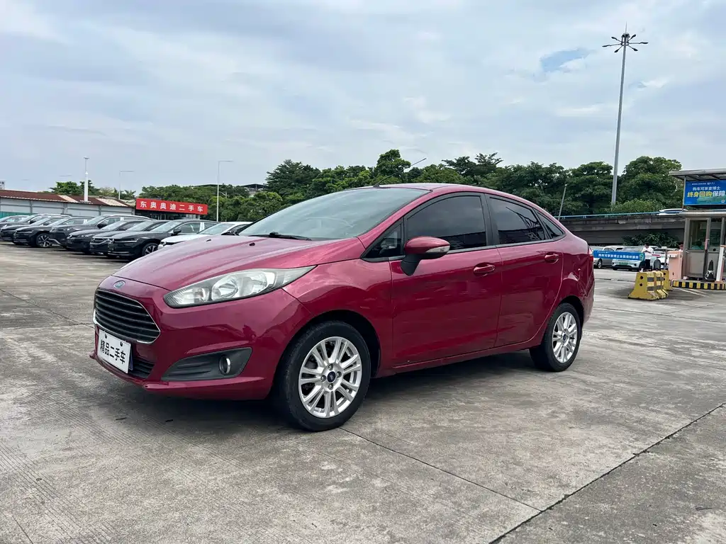Ford Fiesta 2016 — фото 1