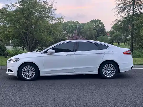 Ford Mondeo 2014