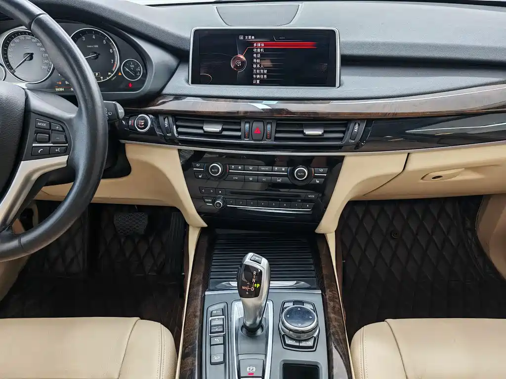 BMW X5 2015 — фото 11