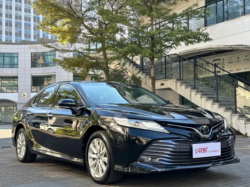 Toyota Camry 2019 — фото 3