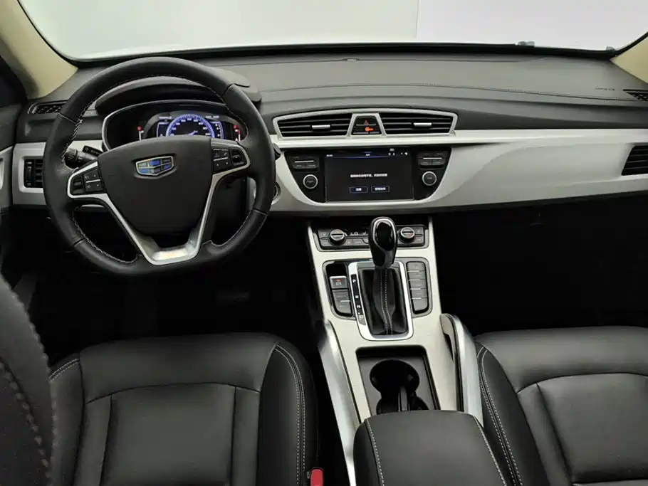 Geely Boyue 2016 — фото 12