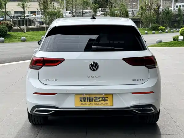 Volkswagen Golf 2024