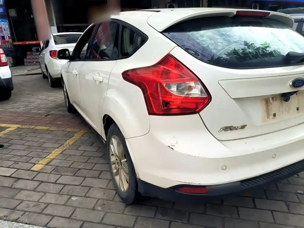 Ford Focus 2015 — фото 5