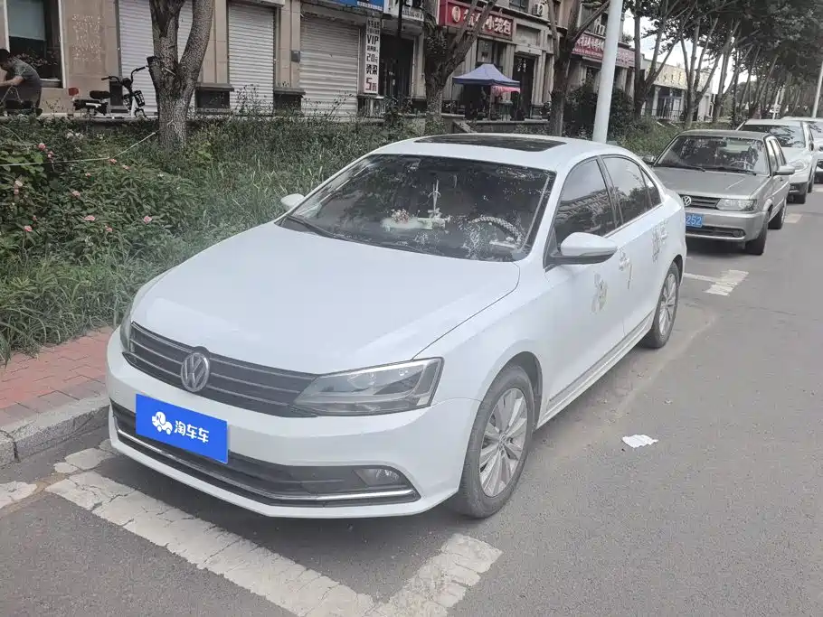 Volkswagen Sagitar 2015